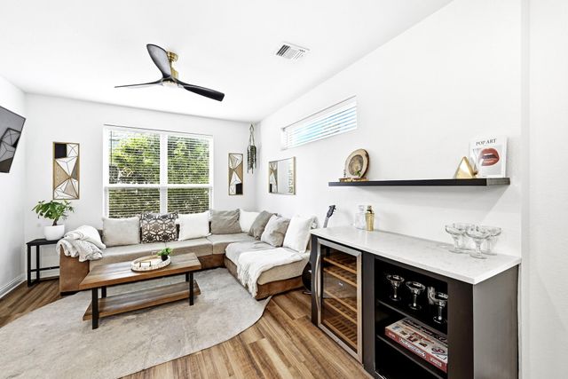 8009 Mellencamp DR 212, Austin, TX 78744