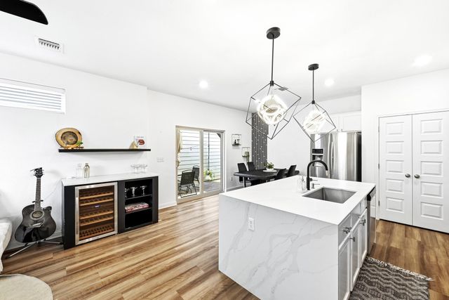 8009 Mellencamp DR 212, Austin, TX 78744