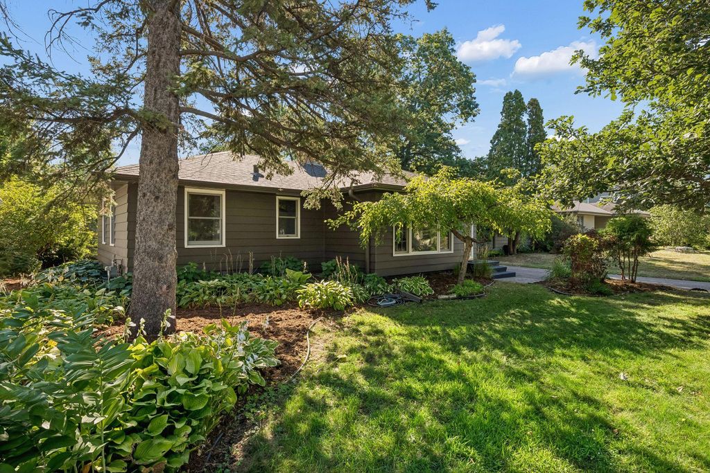 5913 Drew Avenue S, Edina, MN 55410 — photo 2