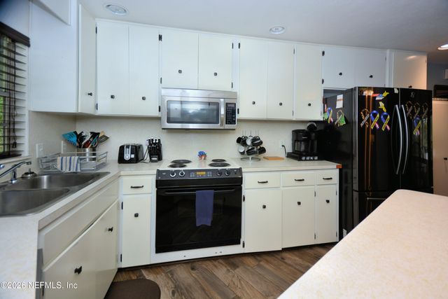 176 LAKE Drive, Florahome, FL 32140