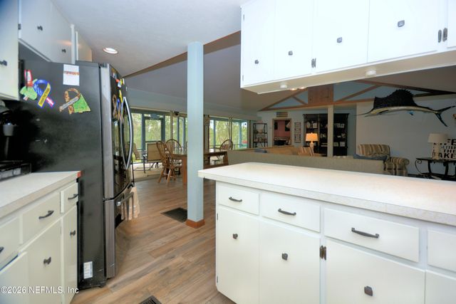 176 LAKE Drive, Florahome, FL 32140