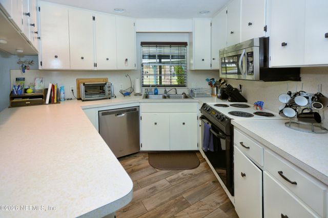 176 LAKE Drive, Florahome, FL 32140