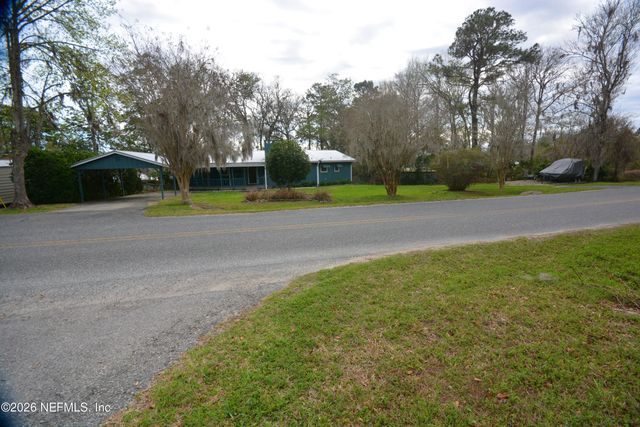 176 LAKE Drive, Florahome, FL 32140