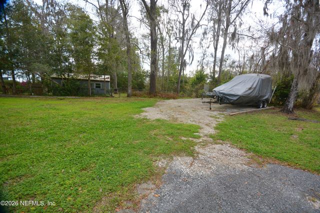 176 LAKE Drive, Florahome, FL 32140