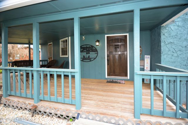 176 LAKE Drive, Florahome, FL 32140