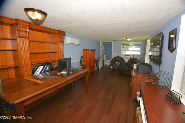 176 LAKE Drive, Florahome, FL 32140