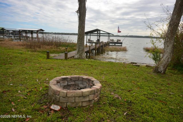 176 LAKE Drive, Florahome, FL 32140