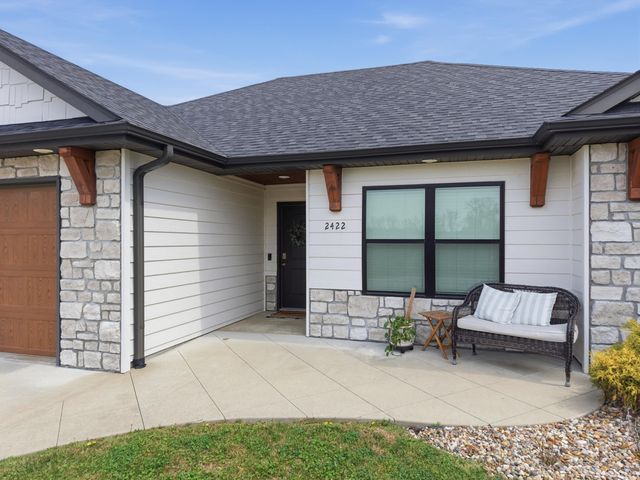 2422 LAWTON DR, Columbia, MO 65202