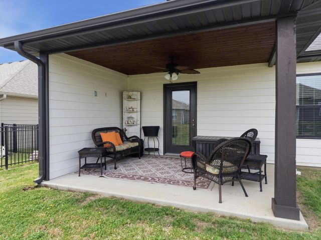 2422 LAWTON DR, Columbia, MO 65202