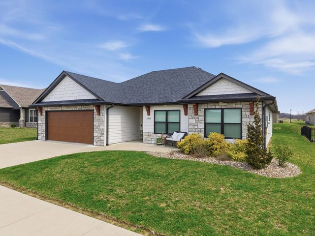 2422 LAWTON DR, Columbia, MO 65202