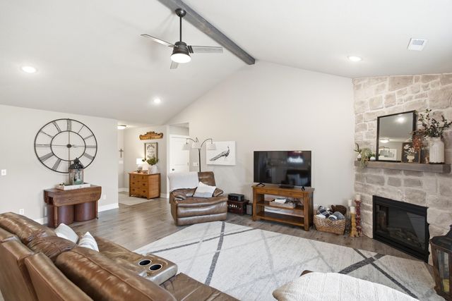 2422 LAWTON DR, Columbia, MO 65202