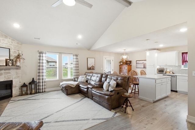 2422 LAWTON DR, Columbia, MO 65202