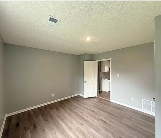 1721 W SILVER ST, Memphis, TN 38106