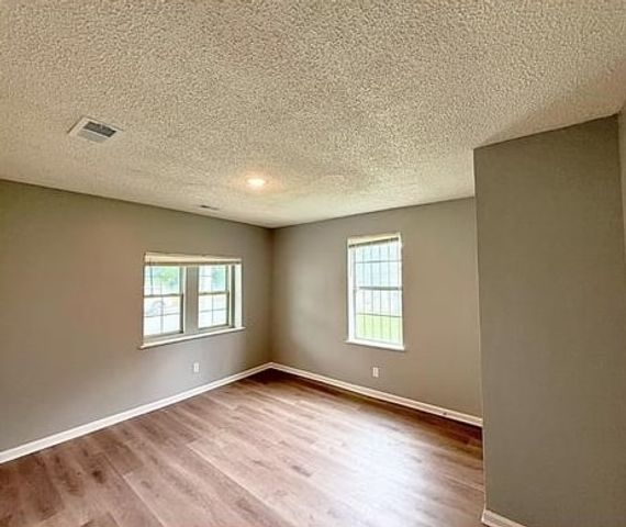 1721 W SILVER ST, Memphis, TN 38106