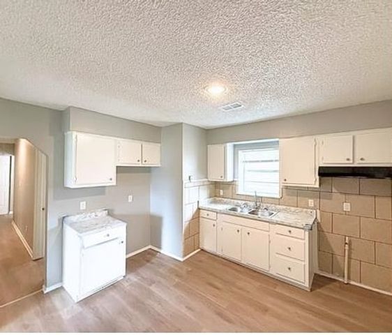 1721 W SILVER ST, Memphis, TN 38106