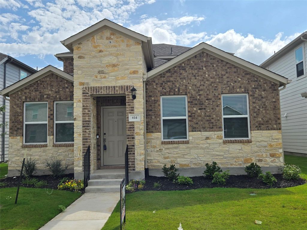 614 Emory Crossing BLVD, Hutto, TX 78634