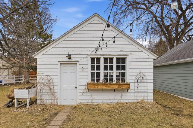 1345 3rd Street N, Fargo, ND 58102