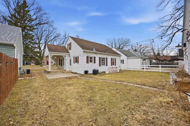 1345 3rd Street N, Fargo, ND 58102