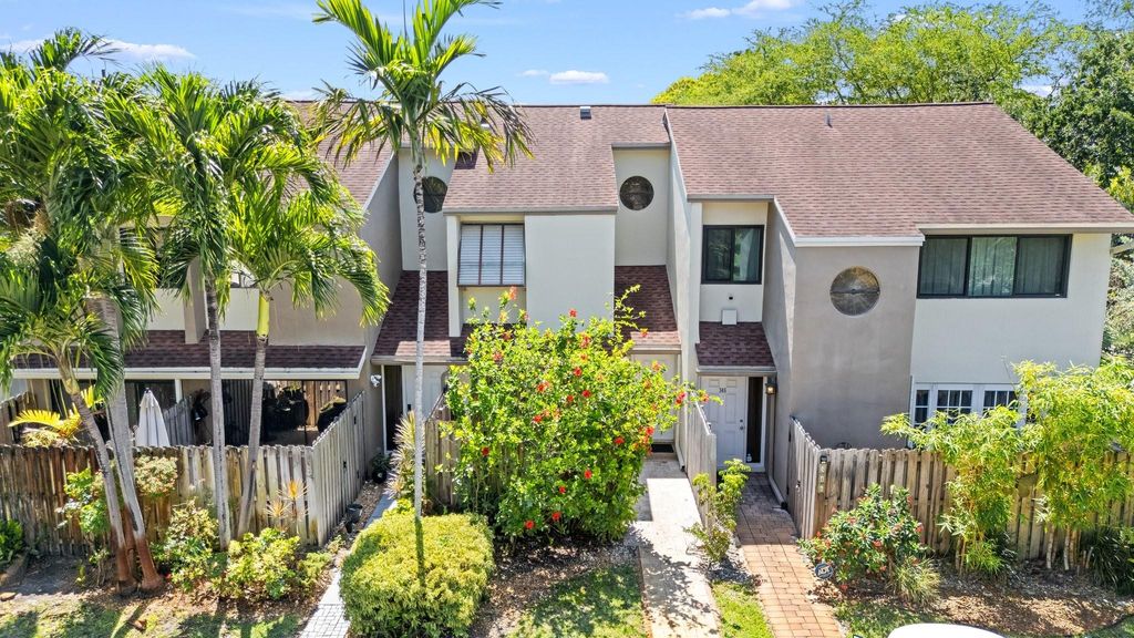 344 City View Drive, Fort Lauderdale, FL 33311