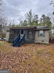 71 Pleasant Valley Road SE, Silver Creek, GA 30173