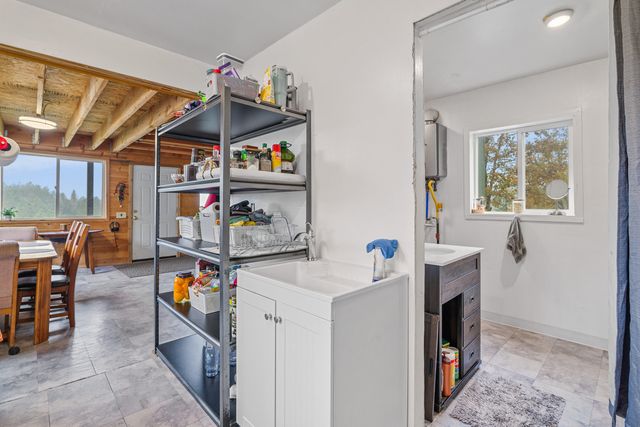 311 Grays Creek Road, Grants Pass, OR 97527