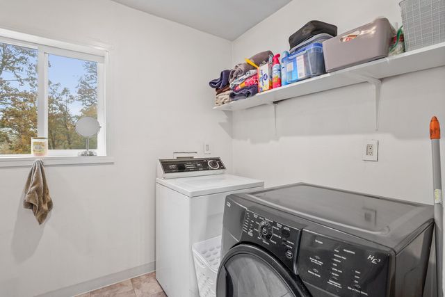 311 Grays Creek Road, Grants Pass, OR 97527