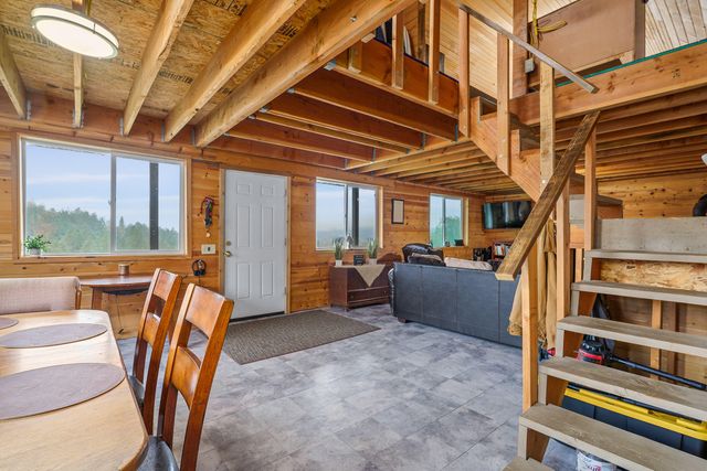 311 Grays Creek Road, Grants Pass, OR 97527