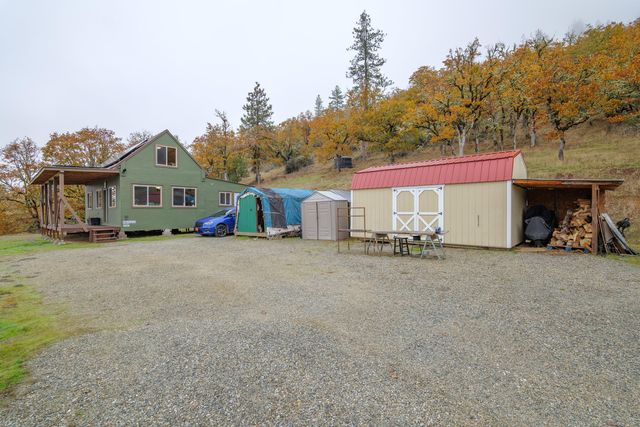 311 Grays Creek Road, Grants Pass, OR 97527