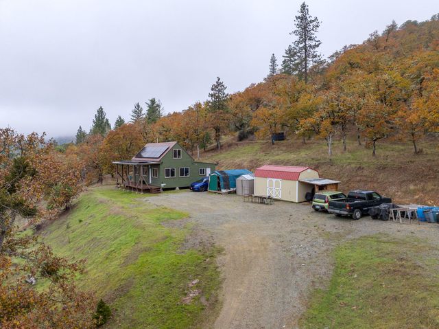 311 Grays Creek Road, Grants Pass, OR 97527