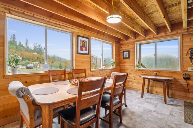 311 Grays Creek Road, Grants Pass, OR 97527