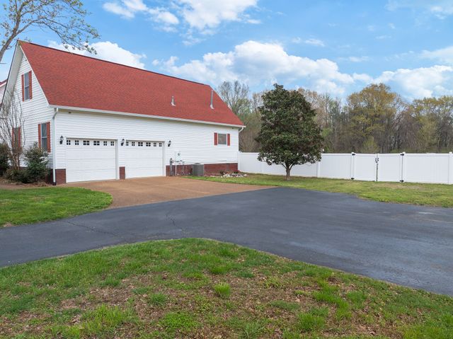 6544 Highway 436, Mc Kenzie, TN 38201