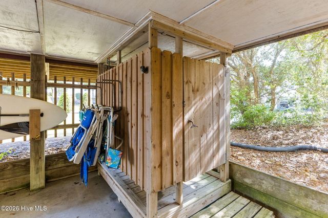 7028 Archers Creek Drive S, Emerald Isle, NC 28594