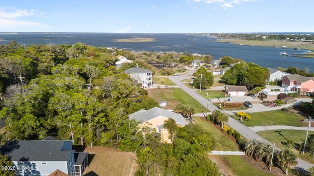 7028 Archers Creek Drive S, Emerald Isle, NC 28594