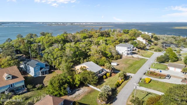 7028 Archers Creek Drive S, Emerald Isle, NC 28594