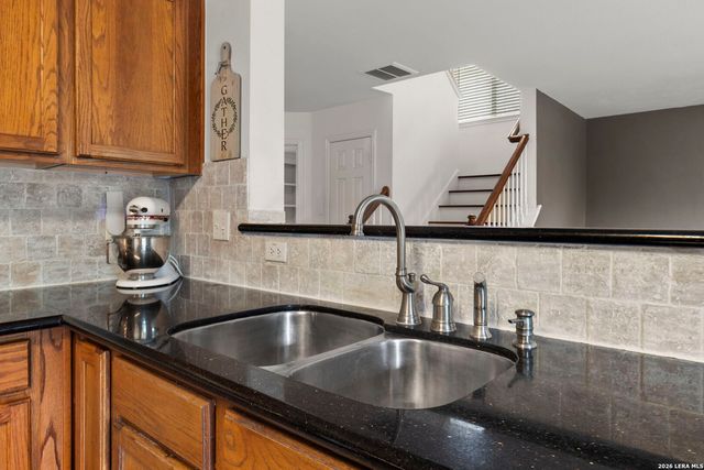 8918 John Barrett, San Antonio, TX 78240