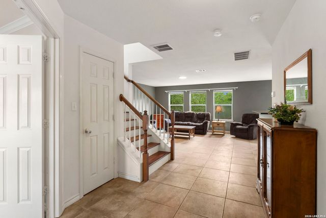 8918 John Barrett, San Antonio, TX 78240