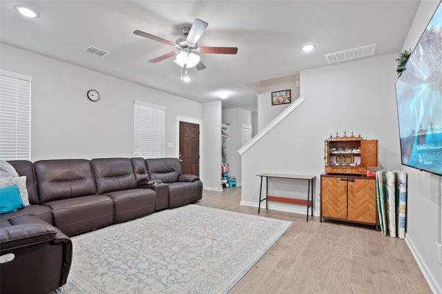 1519 Fenton Hill DR, Leander, TX 78641
