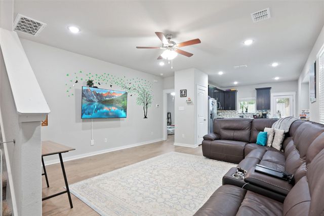 1519 Fenton Hill DR, Leander, TX 78641