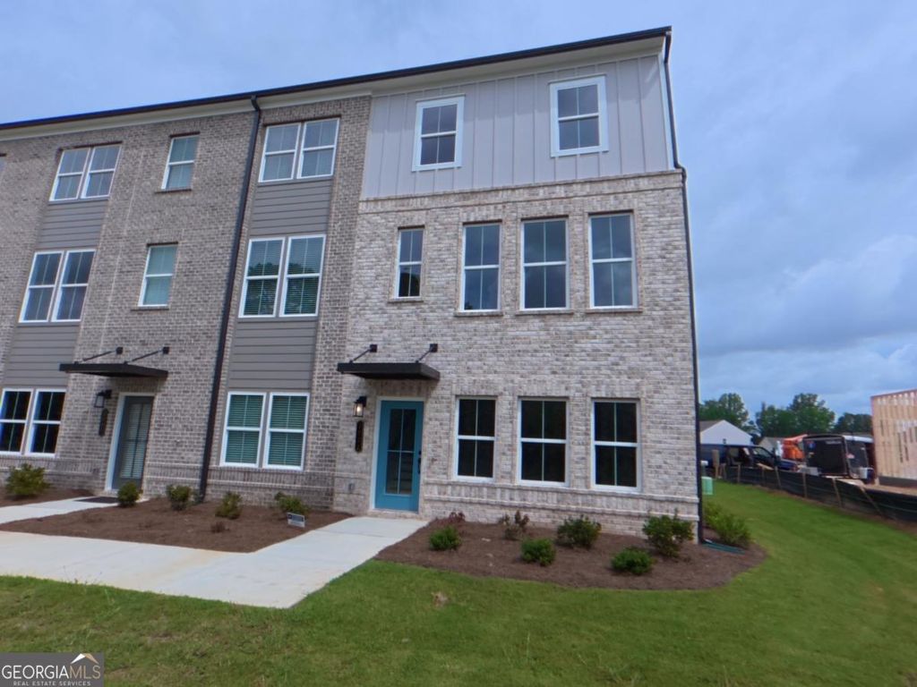 2923 Beaconwood Court, Lawrenceville, GA 30043