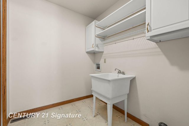 102 Slatestone Drive, Saginaw, MI 48603