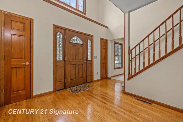 102 Slatestone Drive, Saginaw, MI 48603