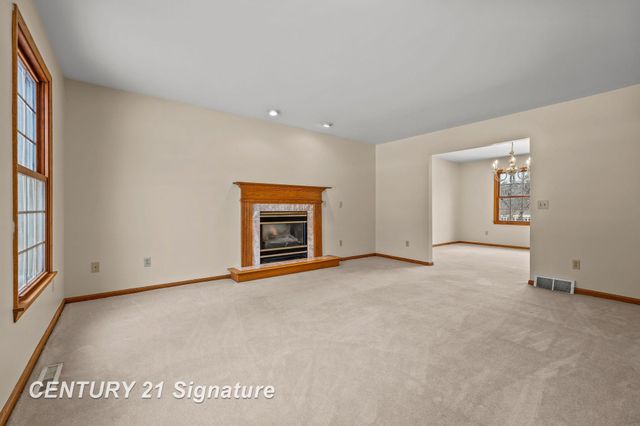 102 Slatestone Drive, Saginaw, MI 48603