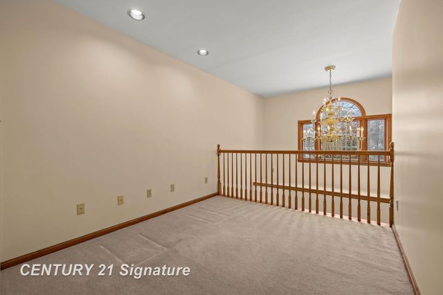 102 Slatestone Drive, Saginaw, MI 48603