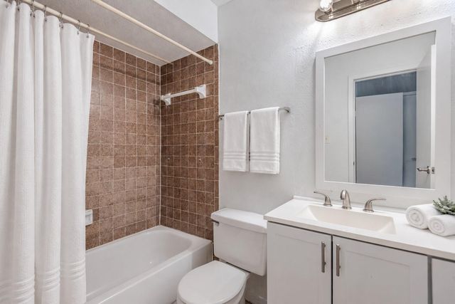 720 Memorial Mews Street B, Houston, TX 77079