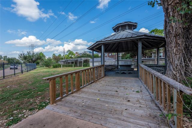 720 Memorial Mews Street B, Houston, TX 77079
