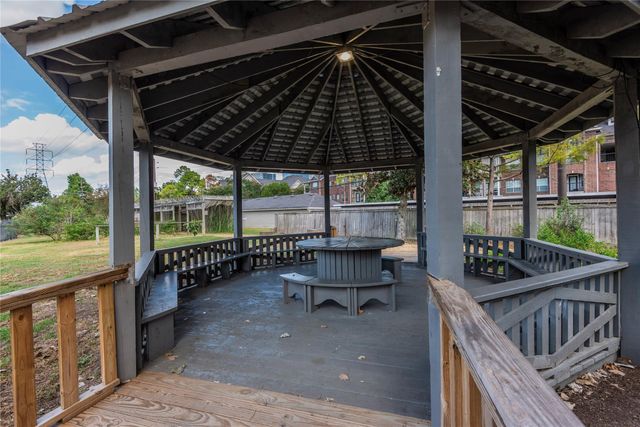 720 Memorial Mews Street B, Houston, TX 77079