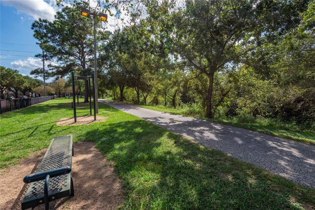 720 Memorial Mews Street B, Houston, TX 77079