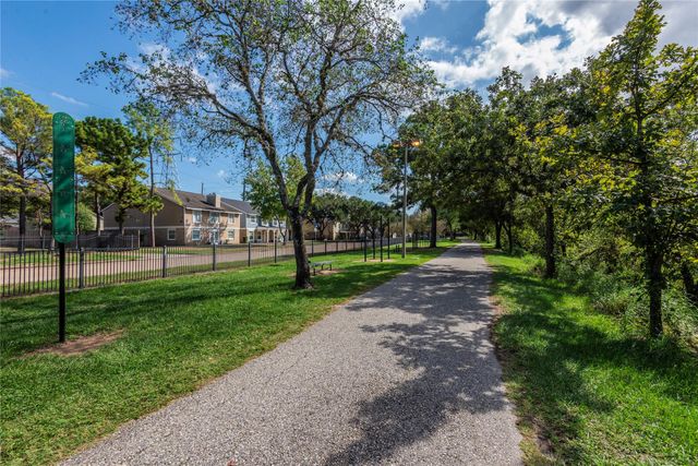 720 Memorial Mews Street B, Houston, TX 77079