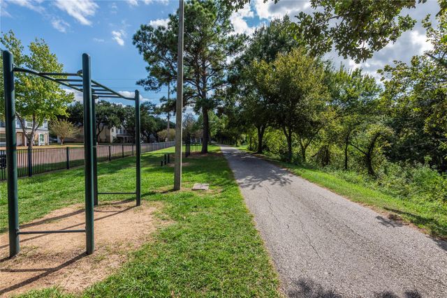 720 Memorial Mews Street B, Houston, TX 77079
