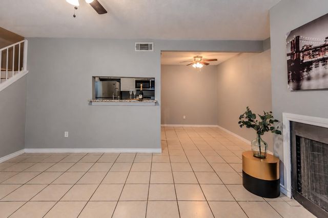 720 Memorial Mews Street B, Houston, TX 77079